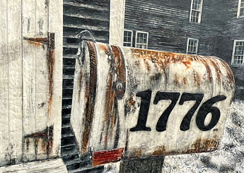 1776 mailbox on historical tavern kennebunk